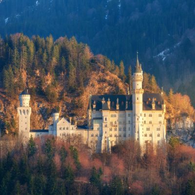 the-famous-neuschwanstein-castle-in-germany-PXJ6G36